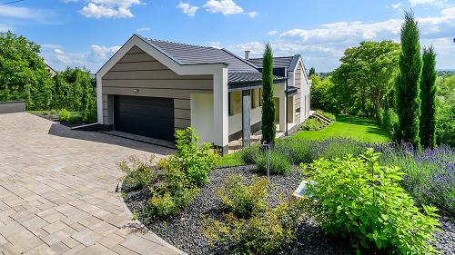 Új építésű.  Gyenesdiás egyik zsákutcájában, új építésű, magas minőséggel kivitelezett családi ház eladó.