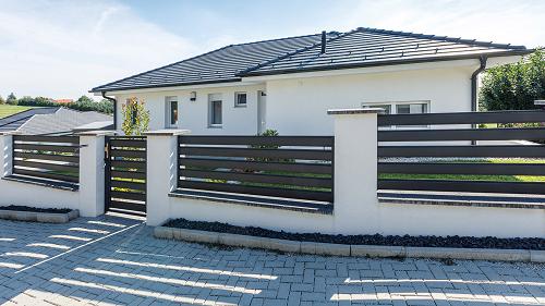 Új építésű, Panorámás.  Cserszegtomaj felső részén, páratlan balatoni kilátással rendelkező családi ház eladó.