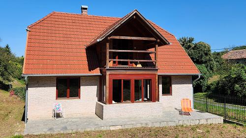  A family house completely renovated in 2016 is for sale. We find the peace in a quiet and little village a few kilometers from Hévíz away.