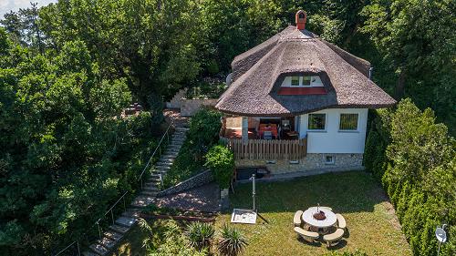Thatched roof house with Balaton view and top-notch technology