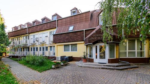 Panorámás, Balatoni ingatlan.  Eladó lakás Balatongyörök egyik legkedveltebb környékén.