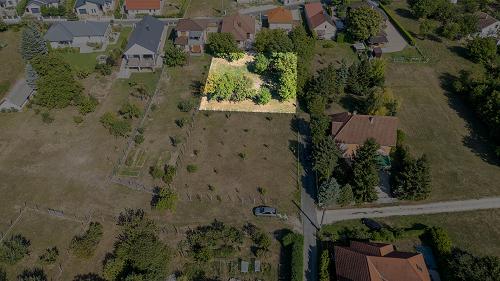 Balatoni ingatlan.  Belterületi építési telek eladó Gyenesdiáson. 